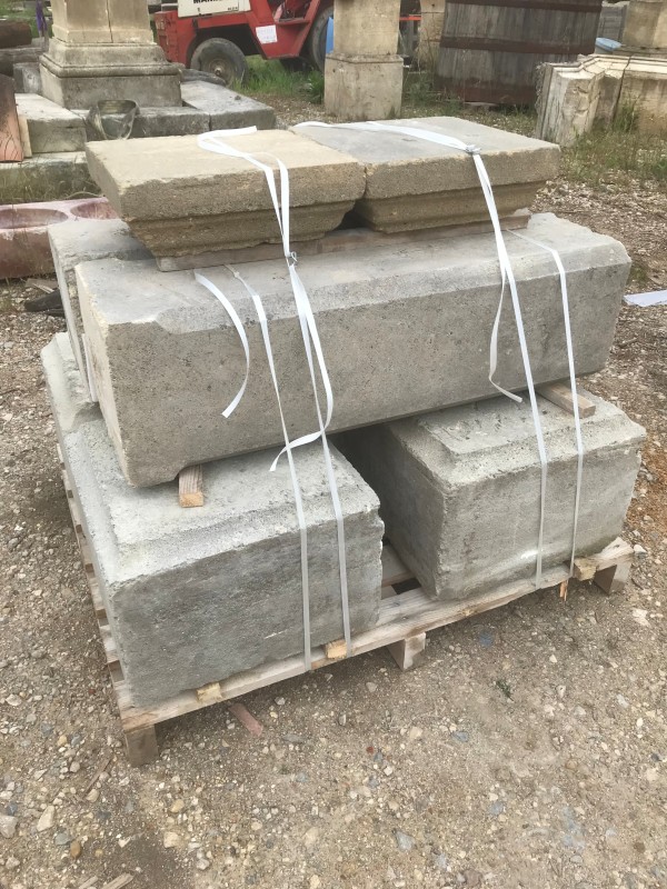 Réalisation de colonnes en pierres massives pour l'atelier Vime à Vallabrègues (30)