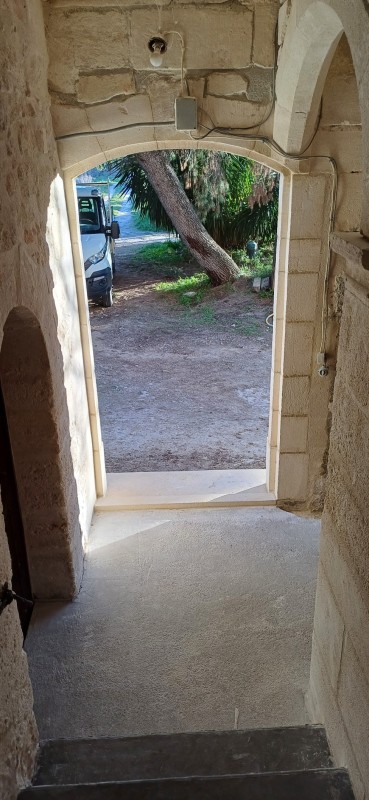 taillle et pose d encadrement en pierre massive 