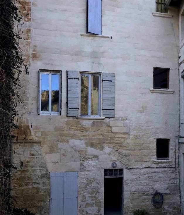Aprés rénovation d'une façade à Avignon dans le Vaucluse 