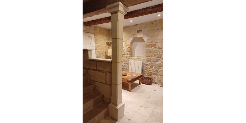 Création d'un poteau en pierre de Fontvieille sur Vallabrègues dans le Gard